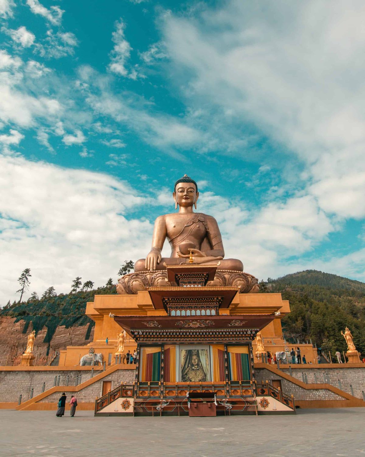 Bhutan travel package - phuen-tsoling, Paro, Thimphu, Punakha, Bumthang, phobjikha - Orange Holidays